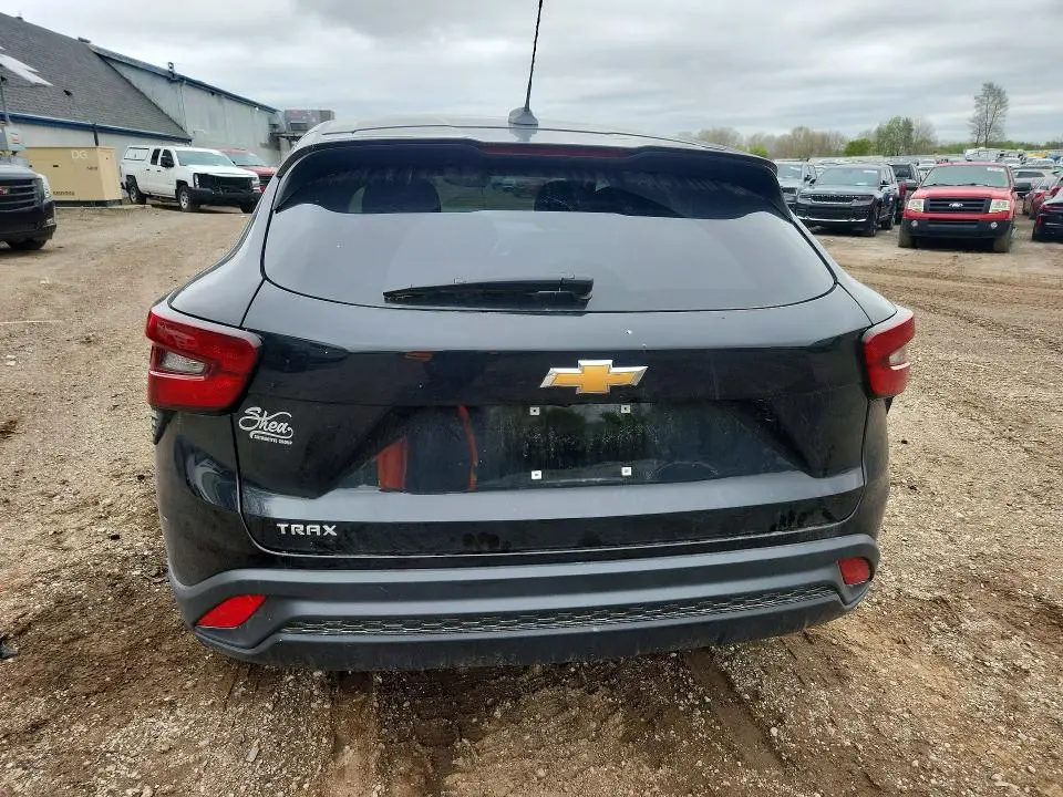 2024 CHEVROLET TRAX LS  