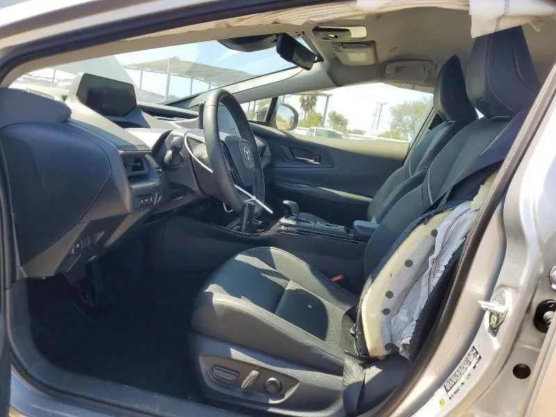 2024 TOYOTA PRIUS XLE  