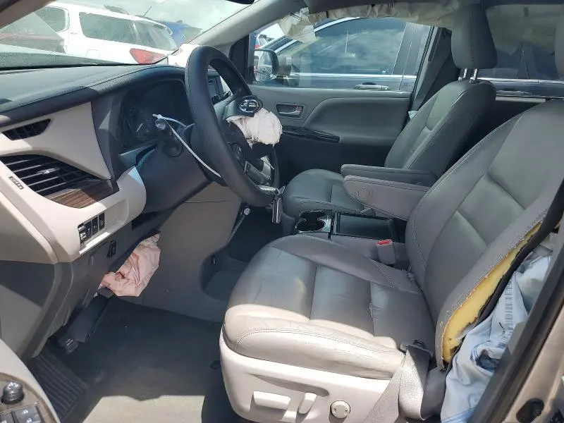 2015 TOYOTA SIENNA XLE 8-PASSENGER  