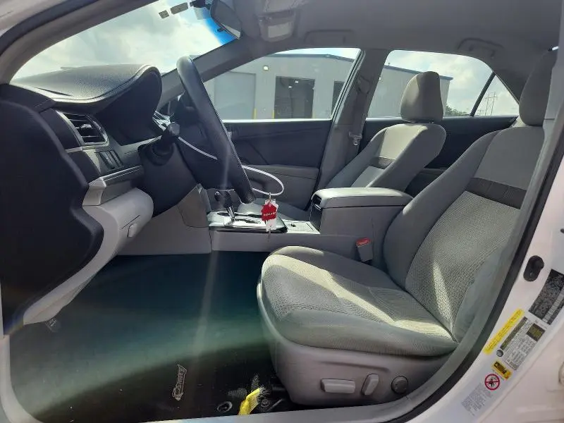 2014 TOYOTA CAMRY LE  