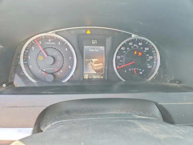 2016 TOYOTA CAMRY SE  