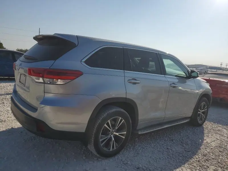 2017 TOYOTA HIGHLANDER LE  