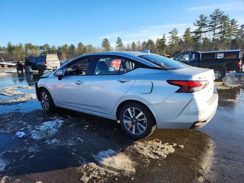 2022 NISSAN VERSA SV  