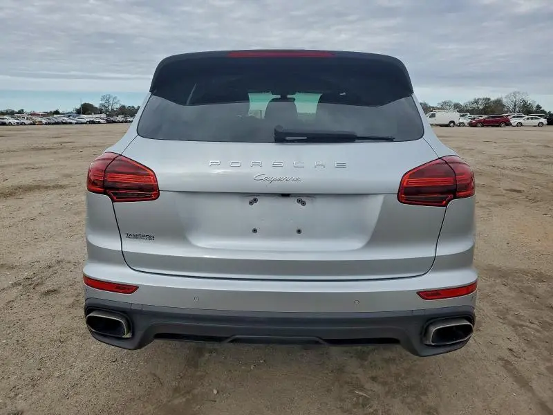 2018 PORSCHE CAYENNE   
