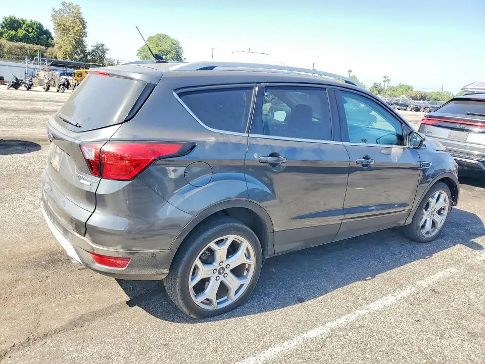 2019 FORD ESCAPE TITANIUM  