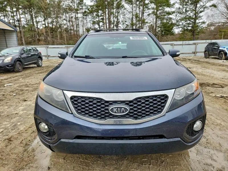 2013 KIA SORENTO LX  