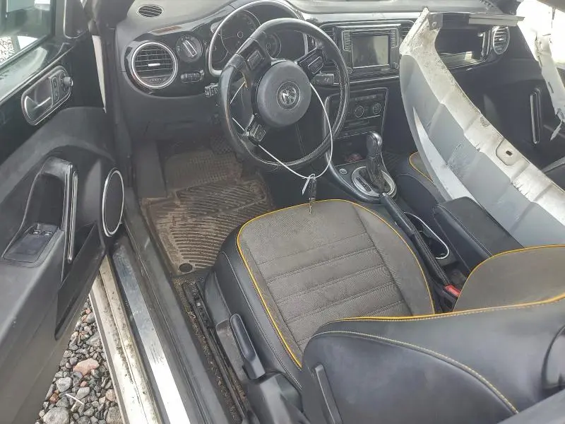 2018 VOLKSWAGEN BEETLE DUNE  