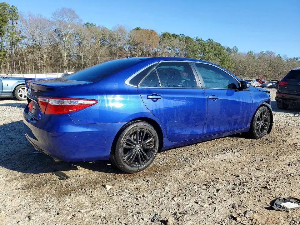 2016 TOYOTA CAMRY SE  