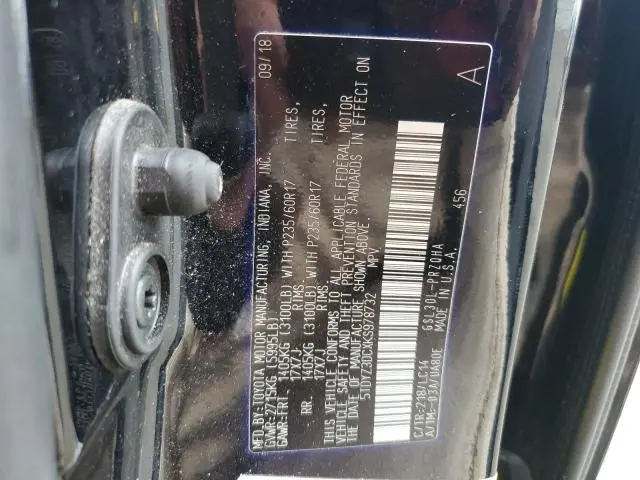 2019 TOYOTA SIENNA XLE  