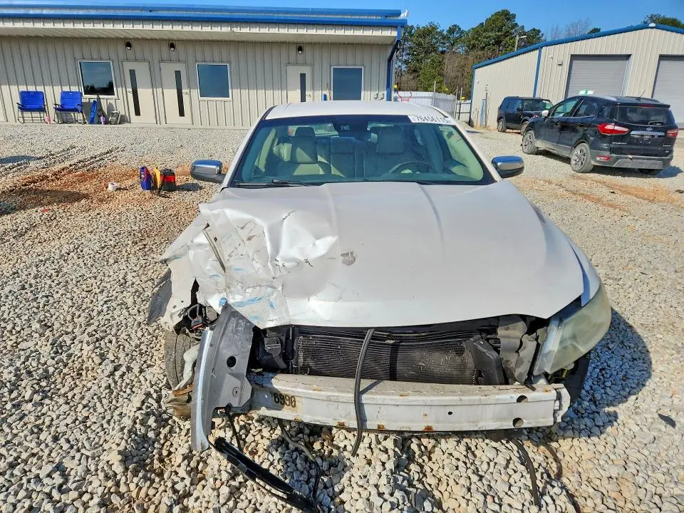 2011 FORD TAURUS LIMITED  