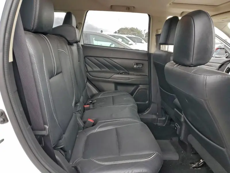 2018 MITSUBISHI OUTLANDER SE  