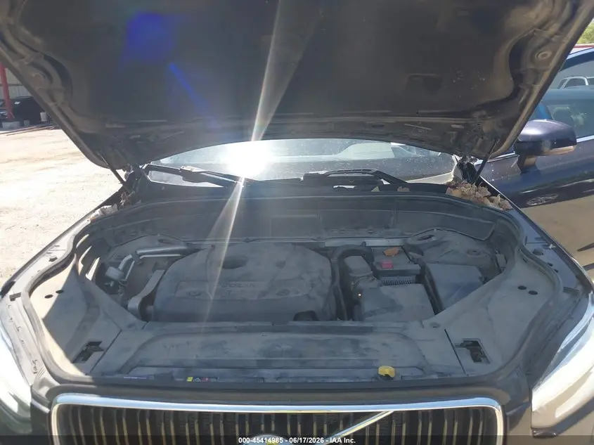 2016 VOLVO XC90 T6 MOMENTUM