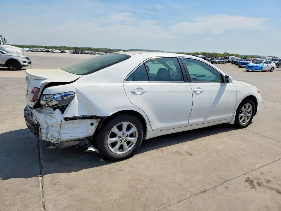 2011 TOYOTA CAMRY LE  
