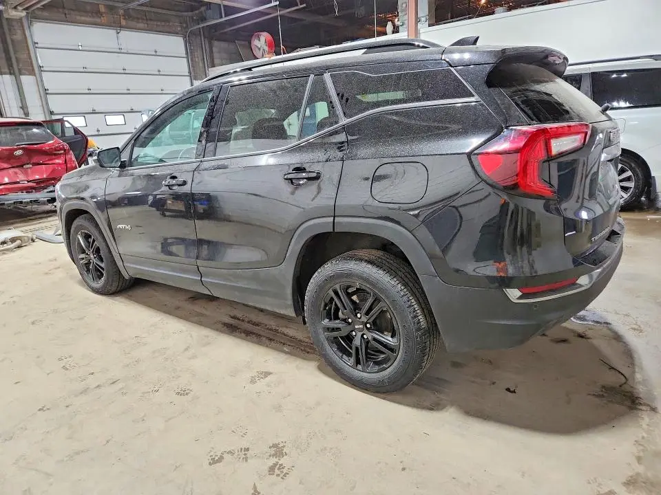2024 GMC TERRAIN AT4  