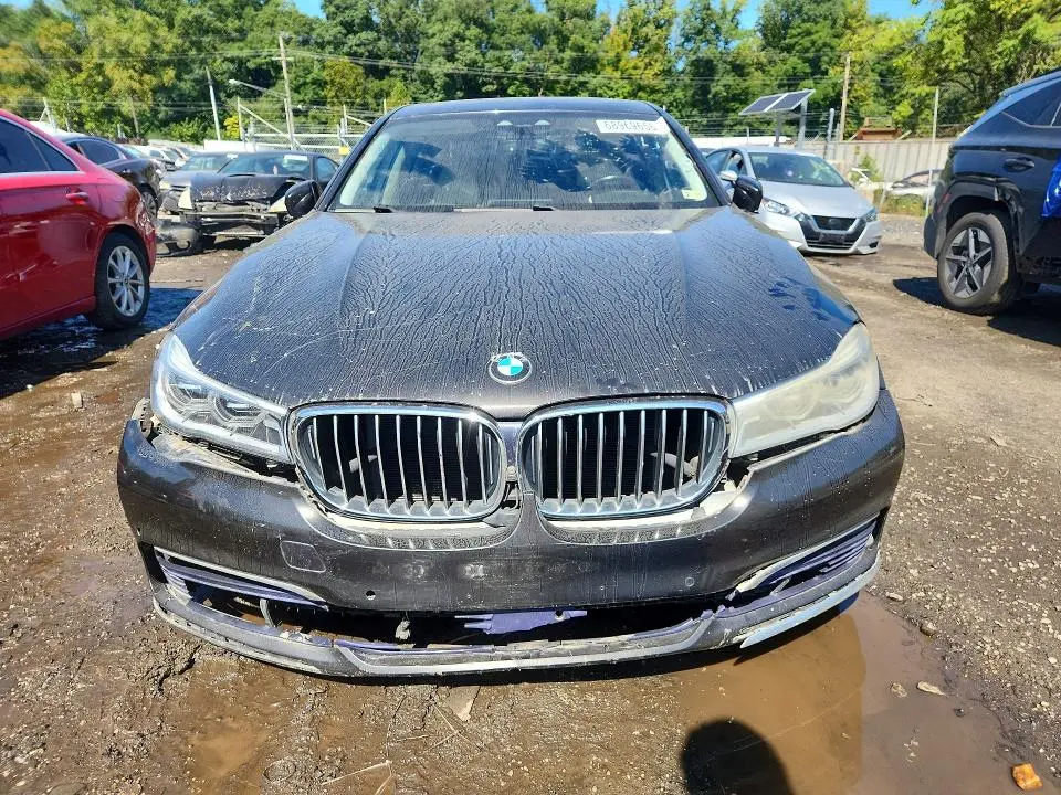 2016 BMW 750 XI  