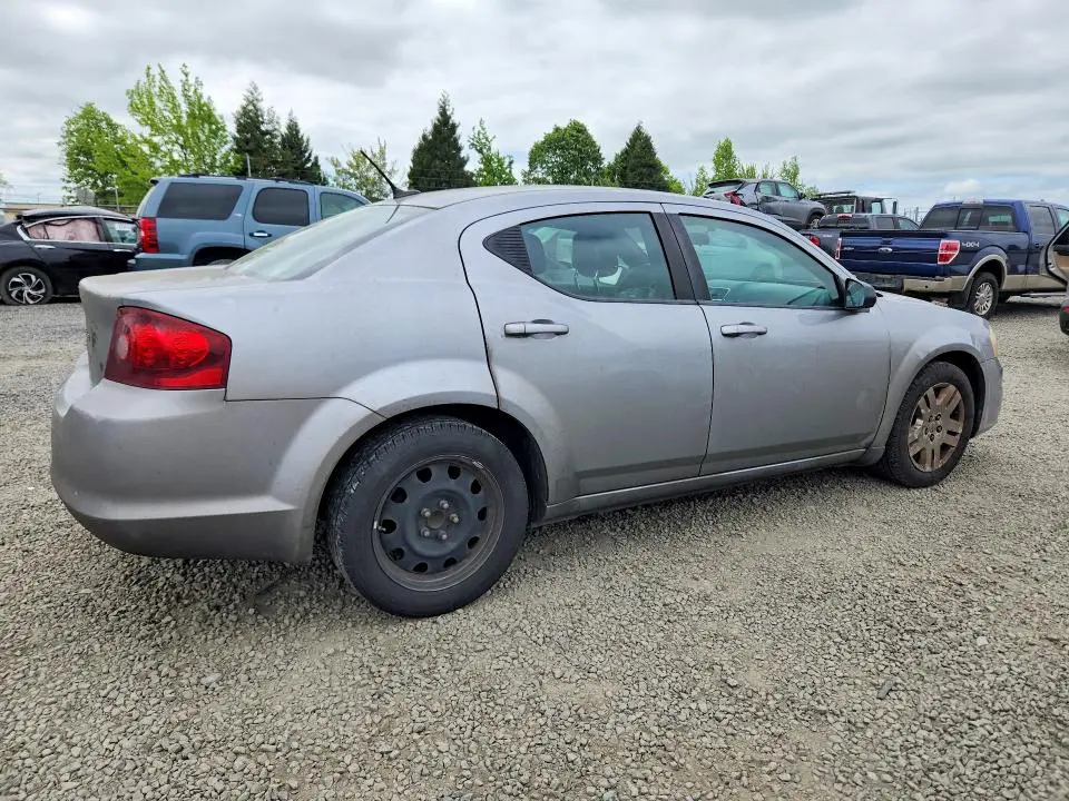 2013 DODGE AVENGER SE  