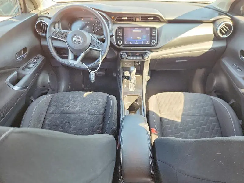 2022 NISSAN KICKS SV  