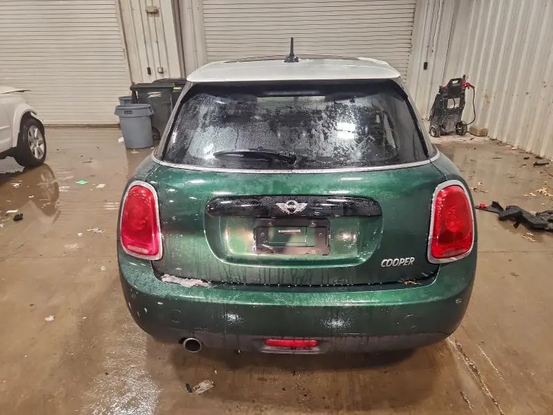 2018 MINI COOPER   