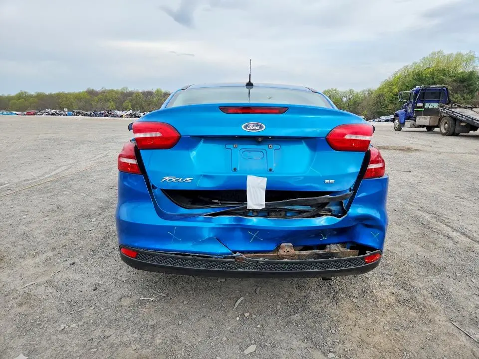 2015 FORD FOCUS SE  