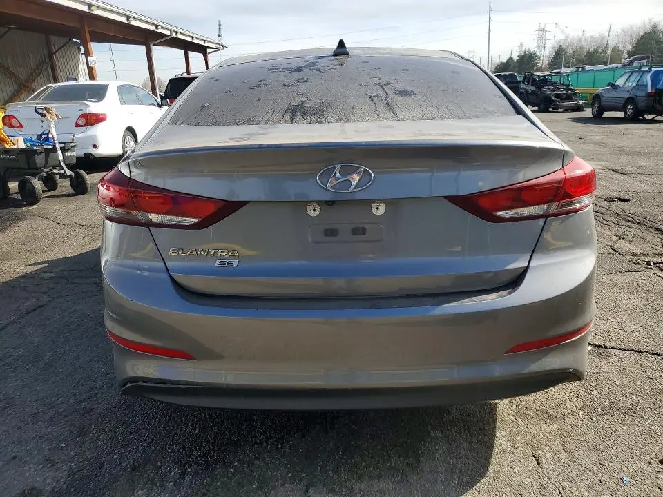 2018 HYUNDAI ELANTRA SE  
