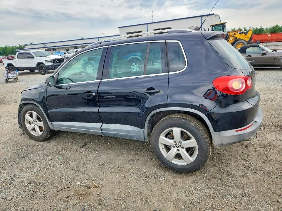 2010 VOLKSWAGEN TIGUAN S  