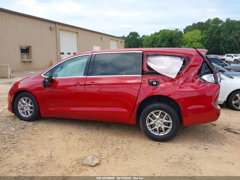 2025 CHRYSLER VOYAGER LX