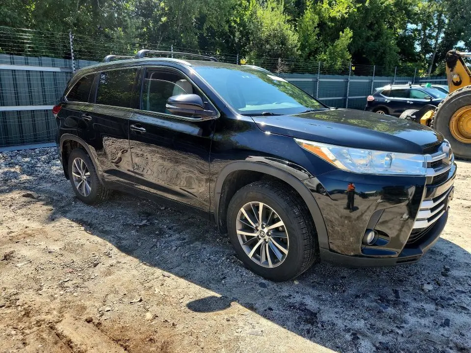 2018 TOYOTA HIGHLANDER XLE  