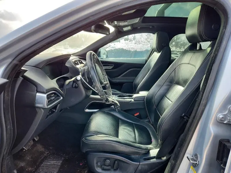 2017 JAGUAR F-PACE R - SPORT  