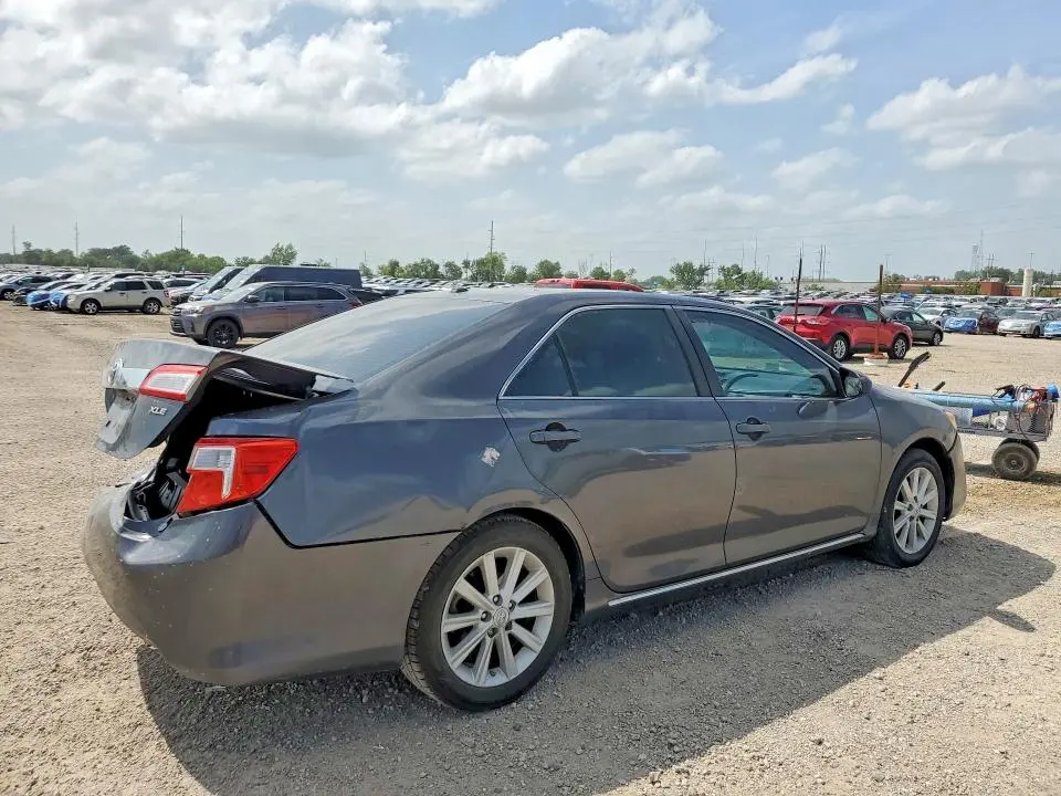 2012 TOYOTA CAMRY XLE  