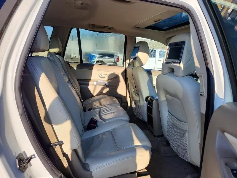 2011 VOLVO XC90 3.2  