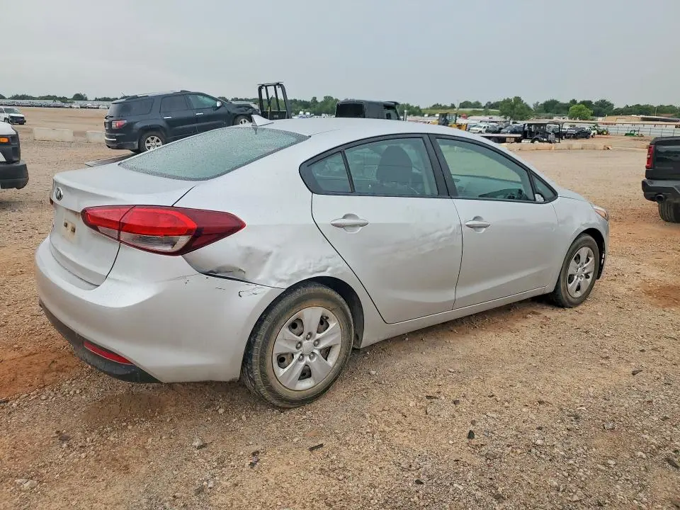 2018 KIA FORTE LX  