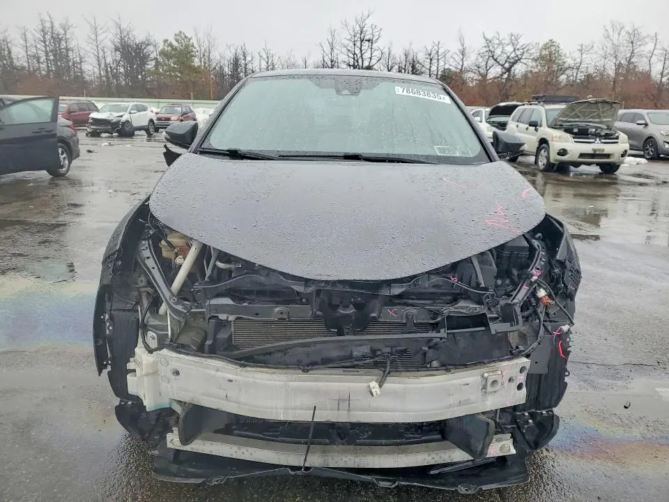 2019 TOYOTA C-HR XLE  