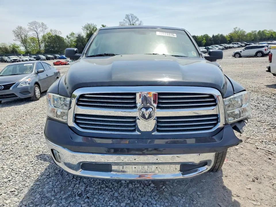 2016 RAM 1500 SLT  