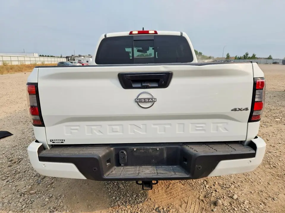 2025 NISSAN FRONTIER SV  