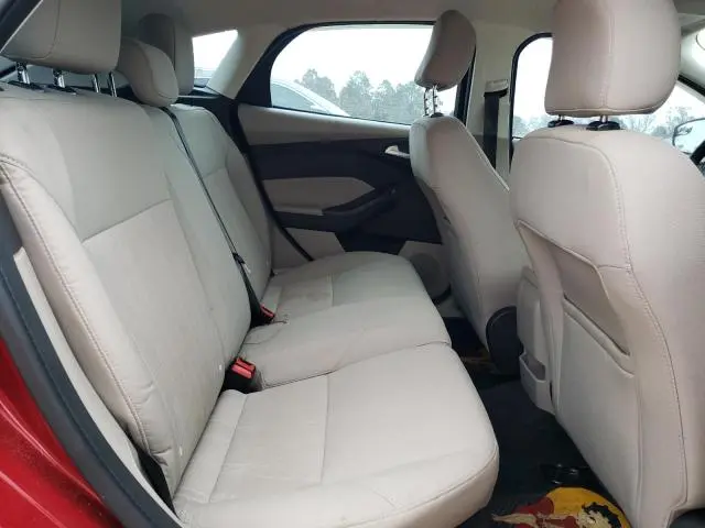 2017 FORD FOCUS SE  