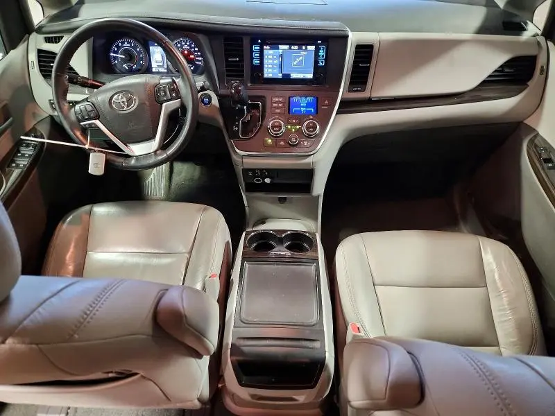 2017 TOYOTA SIENNA XLE 7-PASSENGER  
