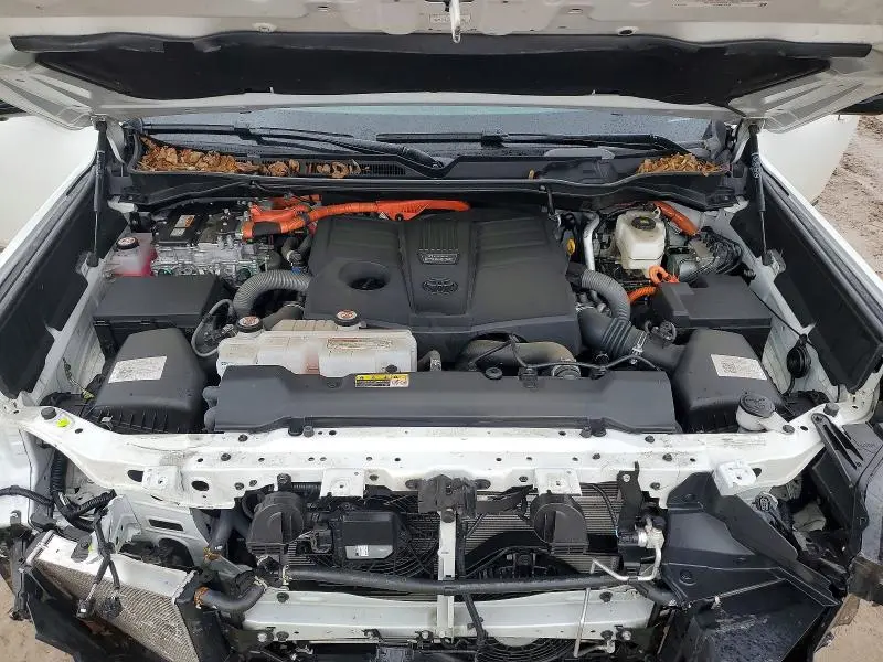 2024 TOYOTA TUNDRA CREWMAX LIMITED  