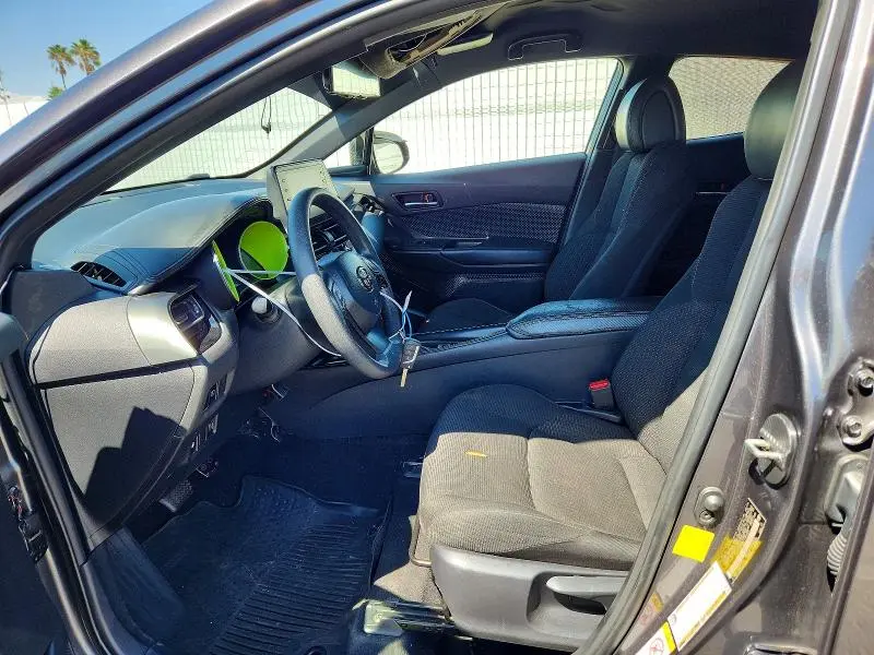 2019 TOYOTA C-HR LE  