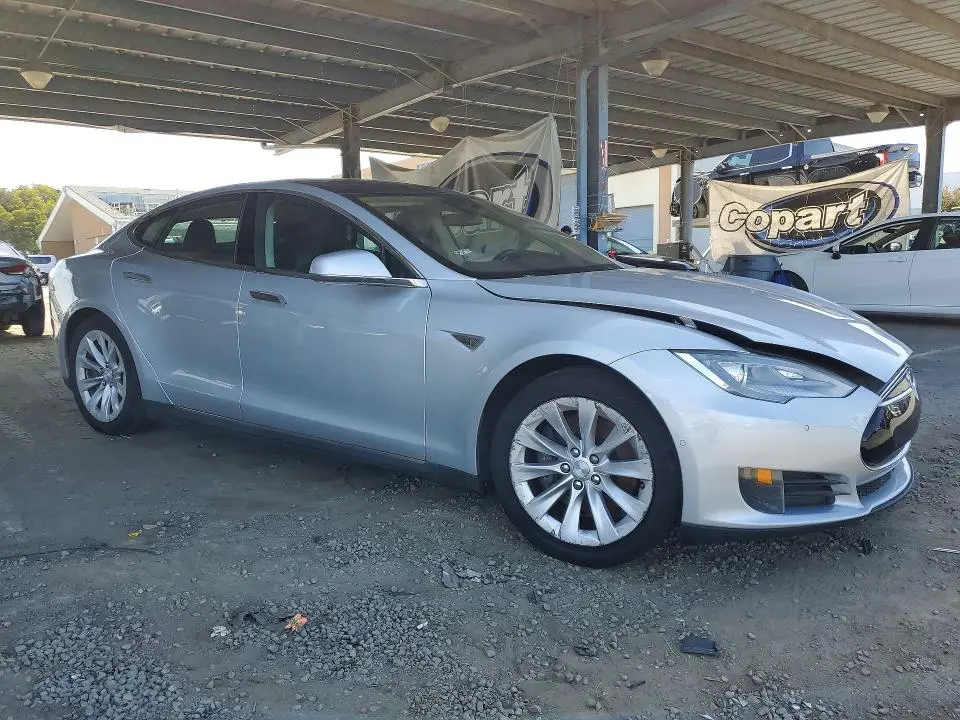 2015 TESLA MODEL S   