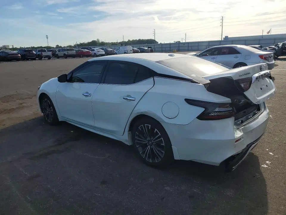 2023 NISSAN MAXIMA SV  