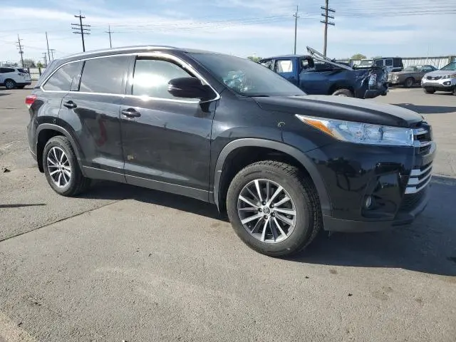 2019 TOYOTA HIGHLANDER SE  
