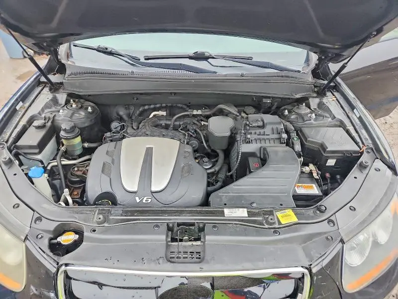 2011 HYUNDAI SANTA FE SE  