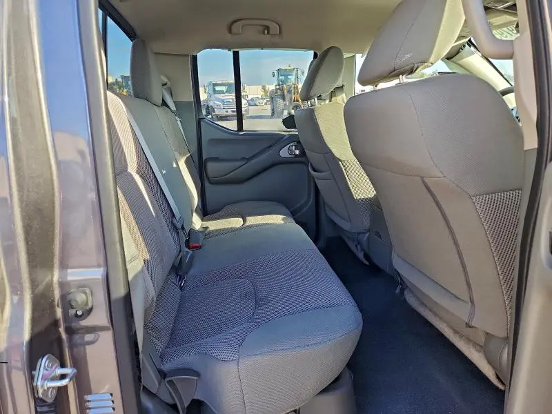 2021 NISSAN FRONTIER S  