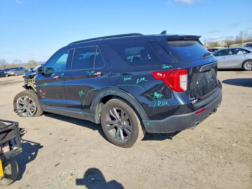 2023 FORD EXPLORER XLT  