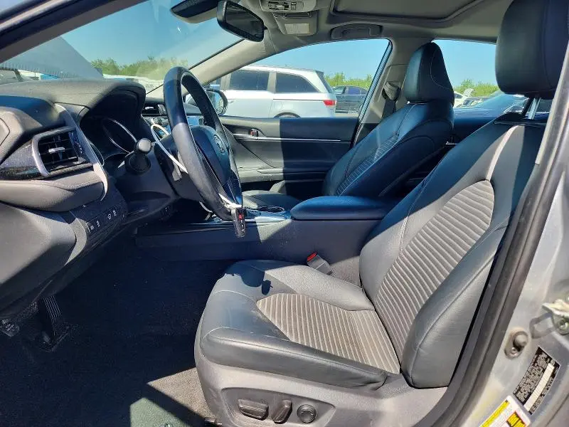 2019 TOYOTA CAMRY SE  