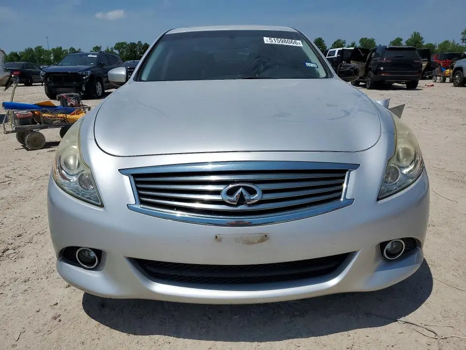 2015 INFINITI Q40 BASE  