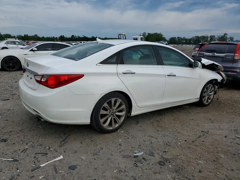 2013 HYUNDAI SONATA SE  
