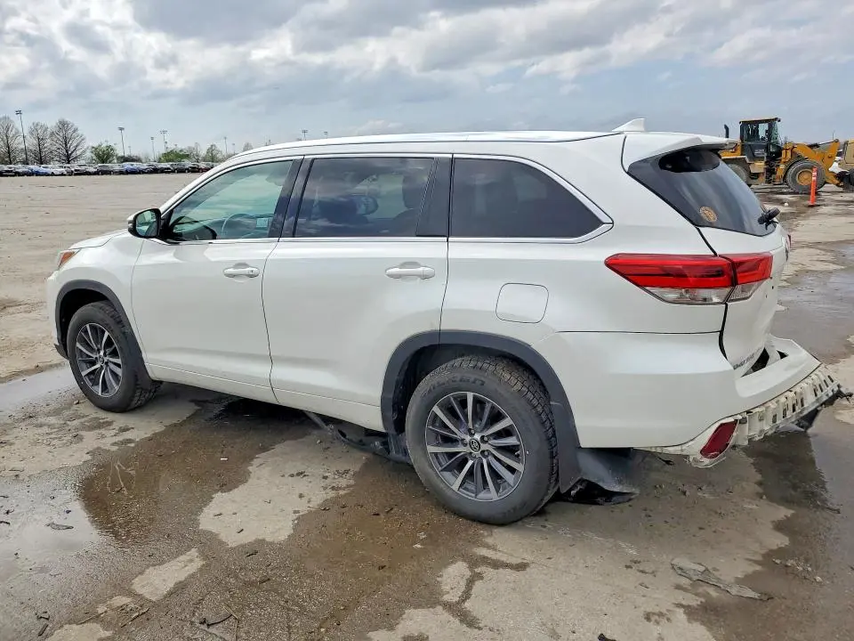 2017 TOYOTA HIGHLANDER XLE  