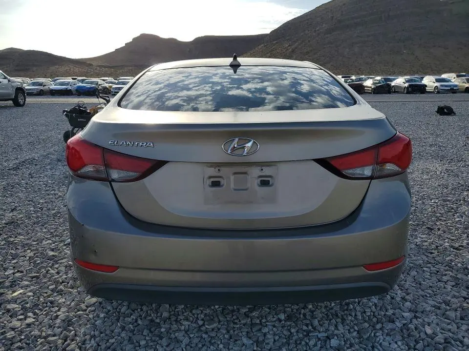 2014 HYUNDAI ELANTRA SE  