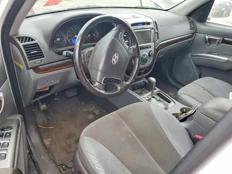 2010 HYUNDAI SANTA FE SE  